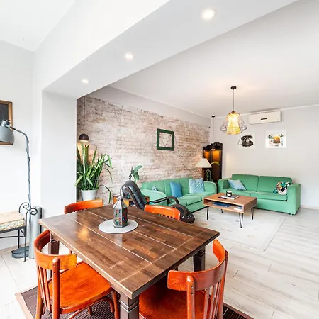 Cinema Courtyard Two Bedroom - Main Street Saraybosna
