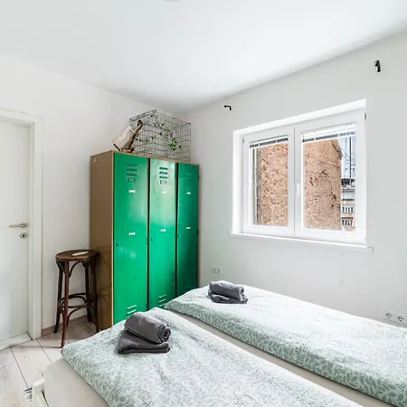 Cinema Courtyard Two Bedroom - Main Street