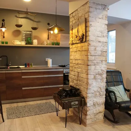 Cinema Courtyard Apartment