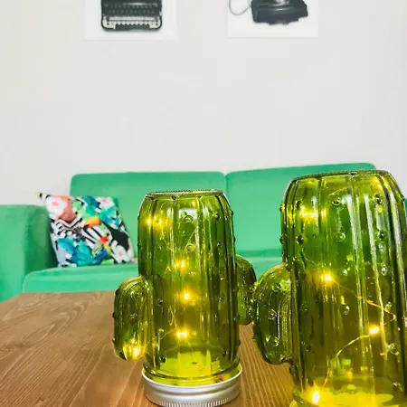 Cinema Courtyard דירה *